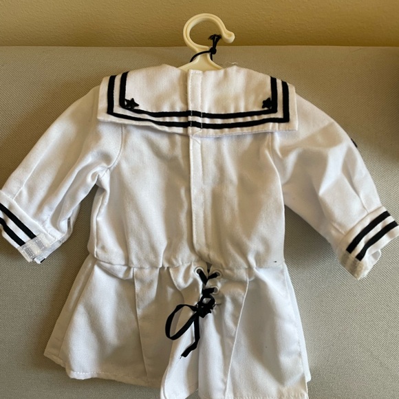 Vintage SAMANTHA DOLL by the Pleasant Company with 8 COMPLETE OUTFITS. - Picture 11 of 16